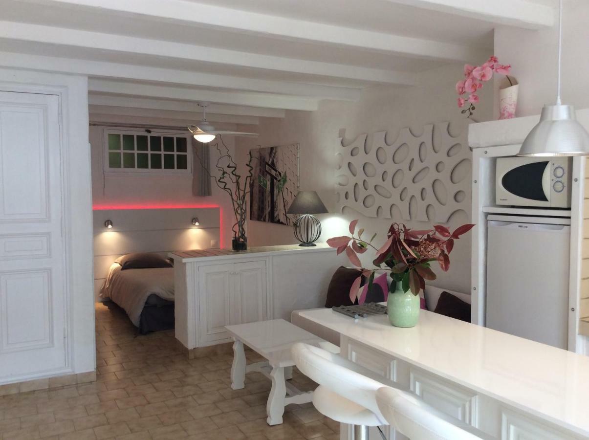 89 Le Grand Pin Apartment Sainte-Maxime Luaran gambar