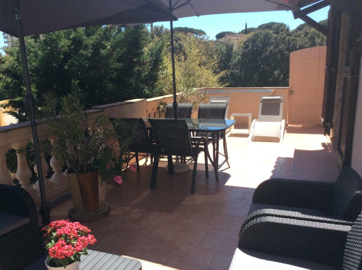 89 Le Grand Pin Apartment Sainte-Maxime Luaran gambar